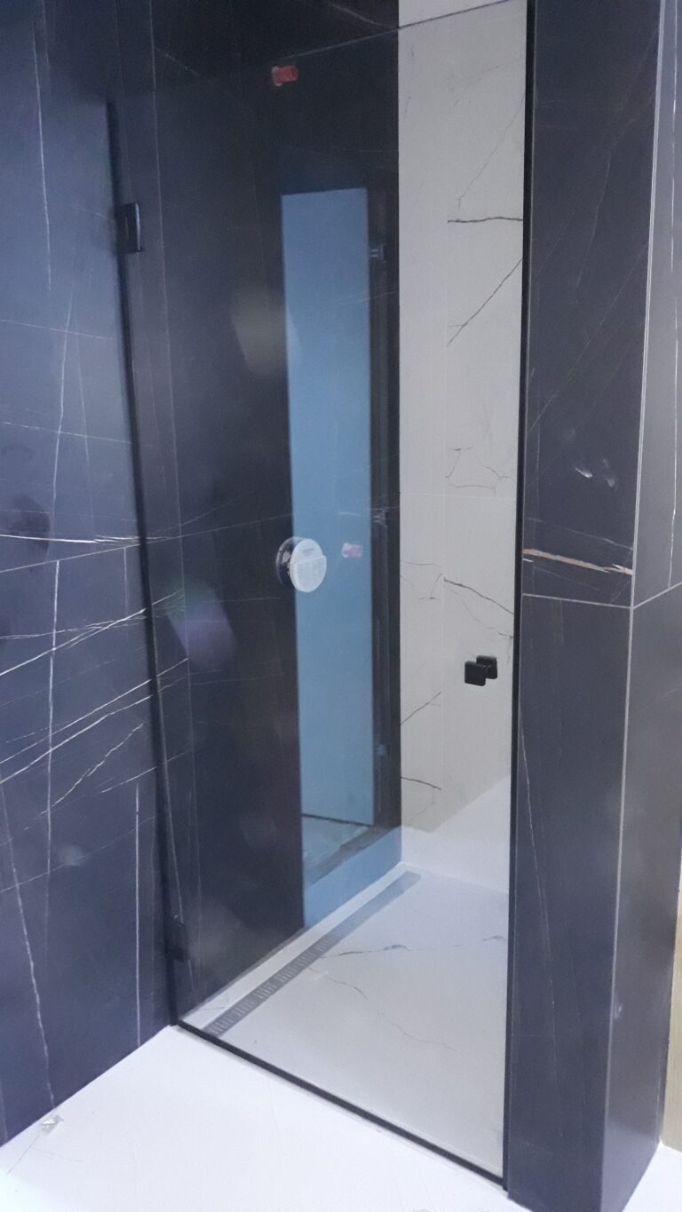 ДУШОВА КАБІНКА